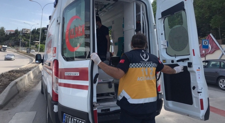 Otomobil ile motosiklet çarpıştı: 1 yaralı