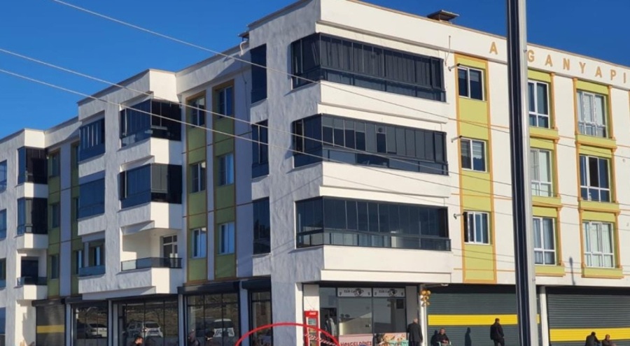 Şüpheli ölüm: 3'üncü kattan düşerek öldü