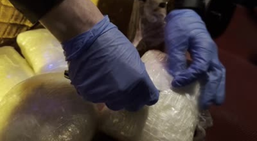 Minibüste sentetik uyuşturucu ele geçirildi