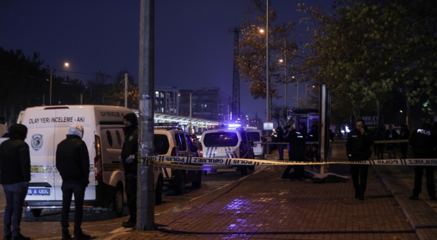 Bursa'da birlikte yaşadığı kadını silahla öldüren kişi intihar etti!