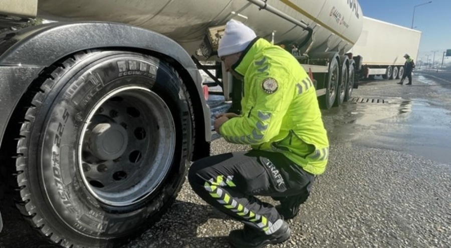 Bolu Dağı'nda kış lastiği denetimi yapıldı