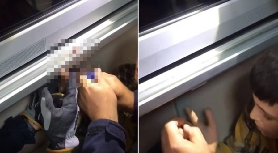 Öğrencinin parmağı akıllı tahtaya sıkıştı