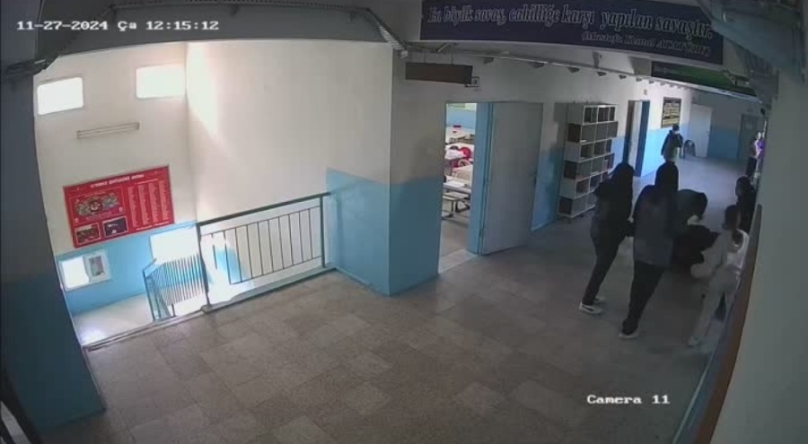 Nefes borusuna sakız kaçan öğrenciyi Heimlich manevrası kurtardı