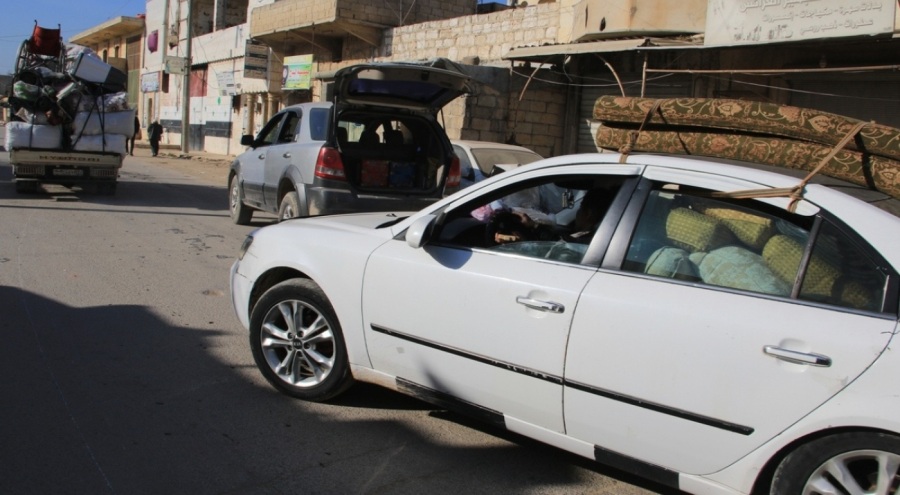 Suriye'de Tel Rıfatlılar, terörden kurtarılan ilçelerine geri dönüyor