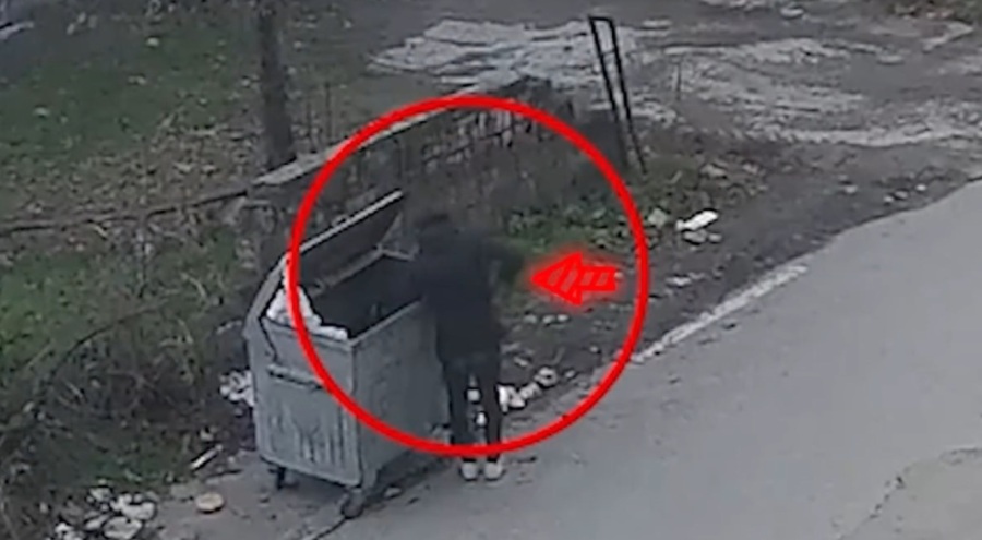 Çöp konteynerini ateşe verip kaçtı