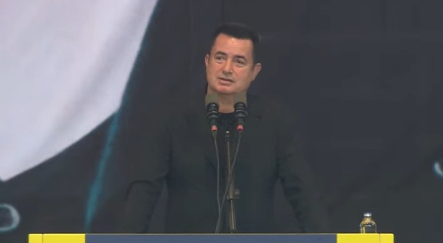 Acun Ilıcalı: "Maalesef Galatasaraylı yöneticiler Türkiye'de başka takım yok zannediyorlar"