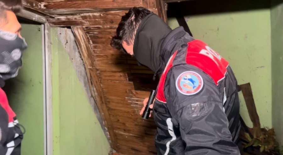 Bursa'da metruk evlere şok baskın! Didik didik arandı