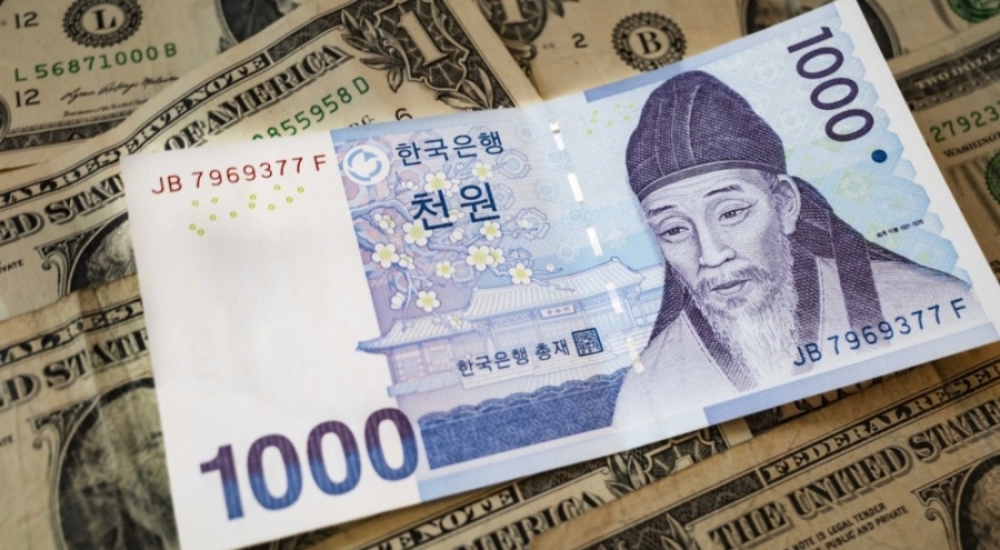 Sıkıyönetim ilan edilen Güney Kore'nin para birimi won dolar karşısında düştü!
