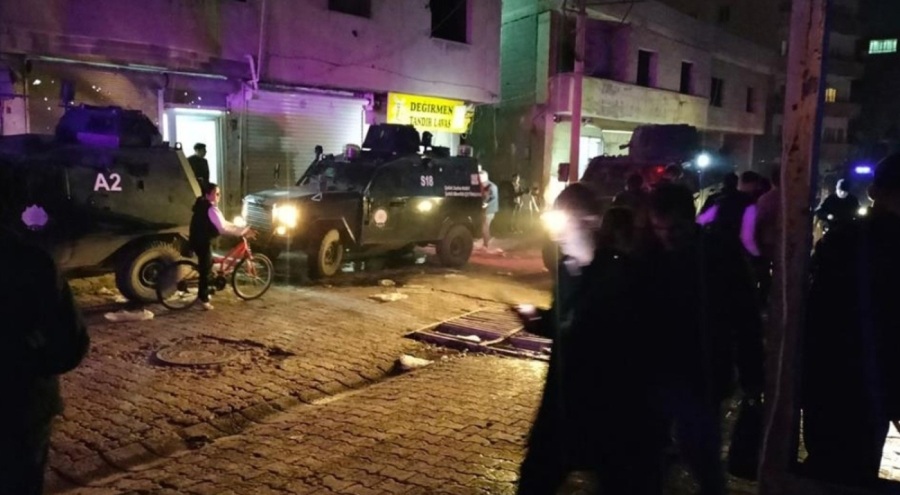 Akraba kavgasında ortalık savaş alanına döndü! 1 kişi boğazından yaralandı