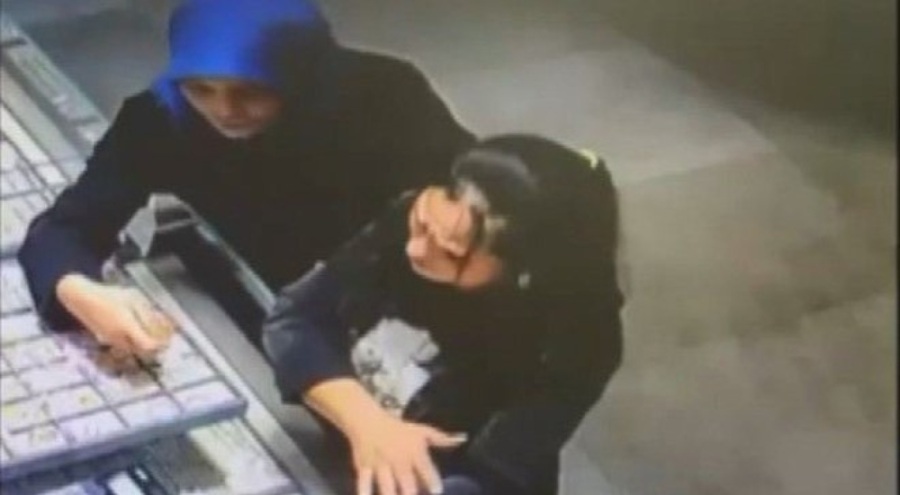 Kadınlar müşteri kılığına girip 140 bin lira değerindeki kolyeleri çaldılar