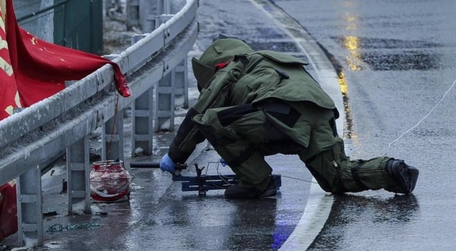 Güney Kıbrıs'ta bomba paniği alarma geçirdi