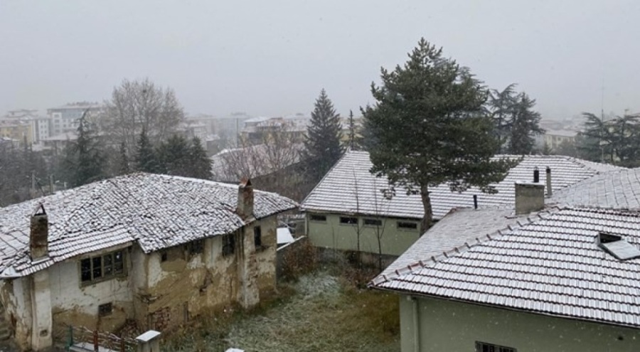 Çankırı'da yağmur kara döndü