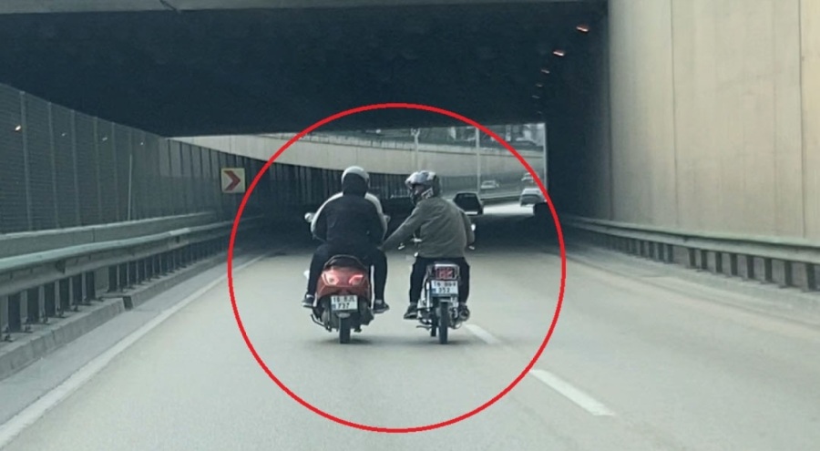 Bursa'da trafikte sohbet ederek ilerlediler