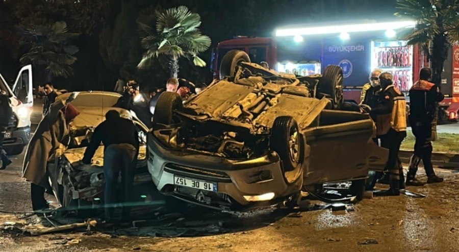 Bursa'da katliam gibi kaza! İki araç kafa kafaya çarpıştı: 1 ölü, 3 ağır yaralı