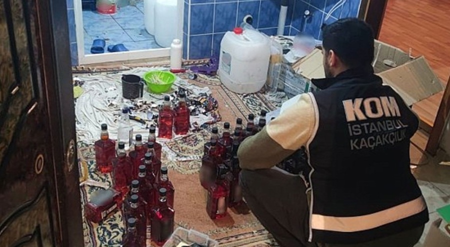 İstanbul'da sahte alkol operasyonu: 28 Bin 400 litre sahte alkol ele geçirildi