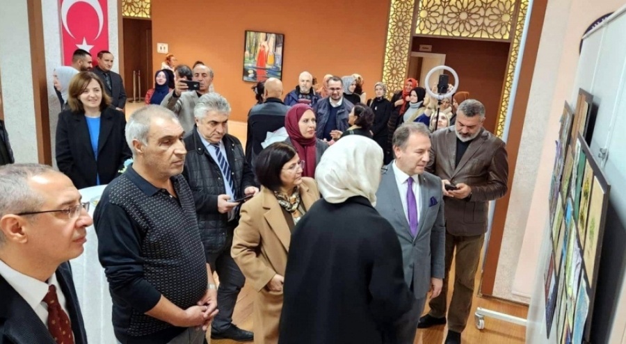 Bursa Uludağ Üniversitesi 50. yıla özel uluslararası posta sanatı sergisi