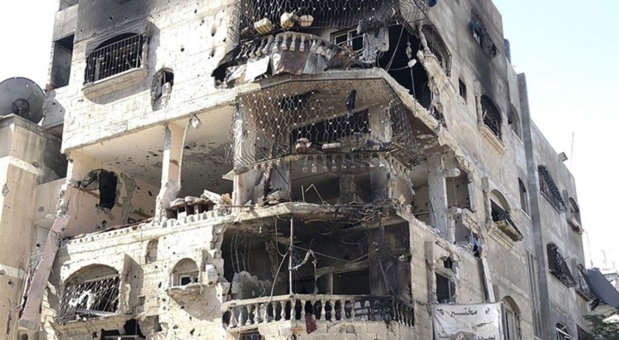 İsrail, Gazze'de sivillerin sığındığı binayı vurdu: Çok sayıda ölü var