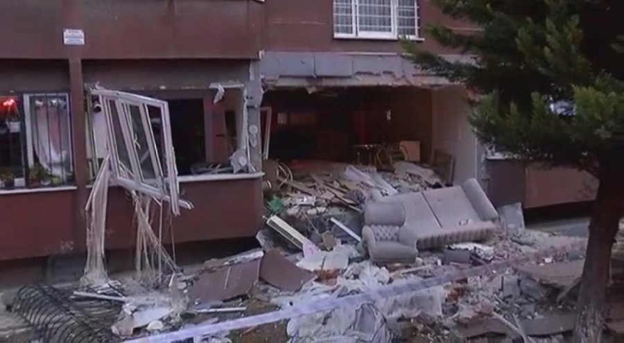 İstanbul'da 14 katlı binada doğalgaz patlaması