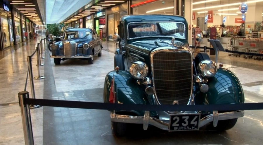 Bursalı koleksiyonerin otomobillerine değer biçilemiyor