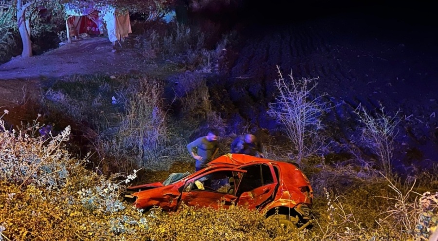 İki otomobil çarpışması sonucu: 1 ölü, 2 yaralı