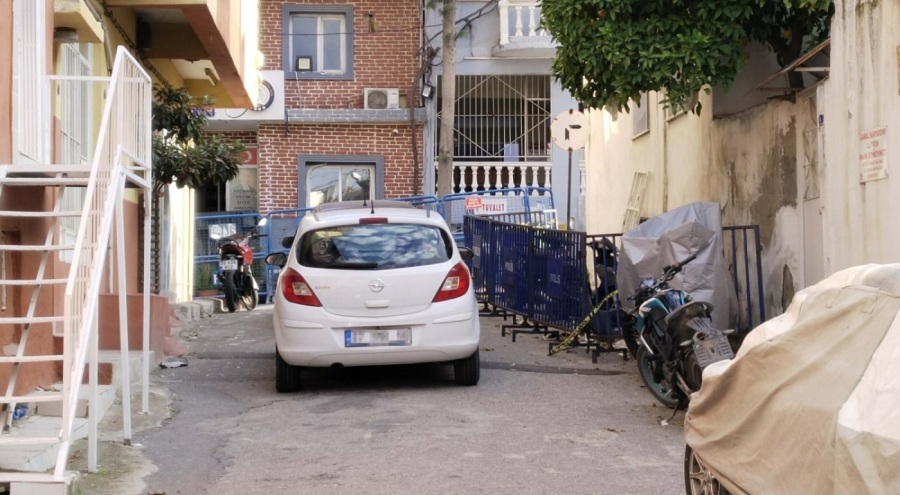 Otomobilindeki kadın cesedi ile polis merkezine gitti