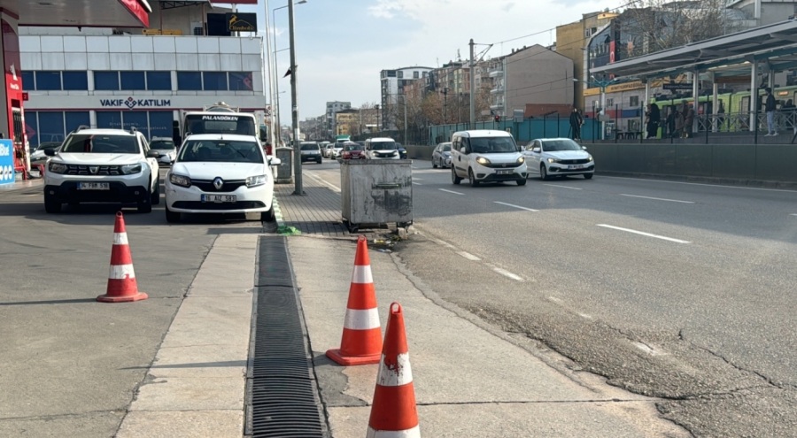 Bursa'da aracın çarpmasıyla fırlayan demir duba polisi yaraladı