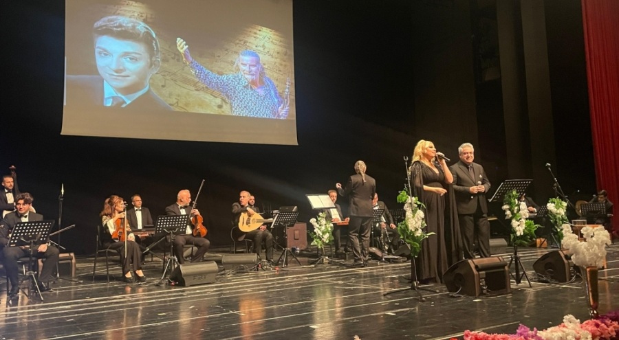 'Sanat Güneşi' Zeki Müren, Bursa'da anıldı