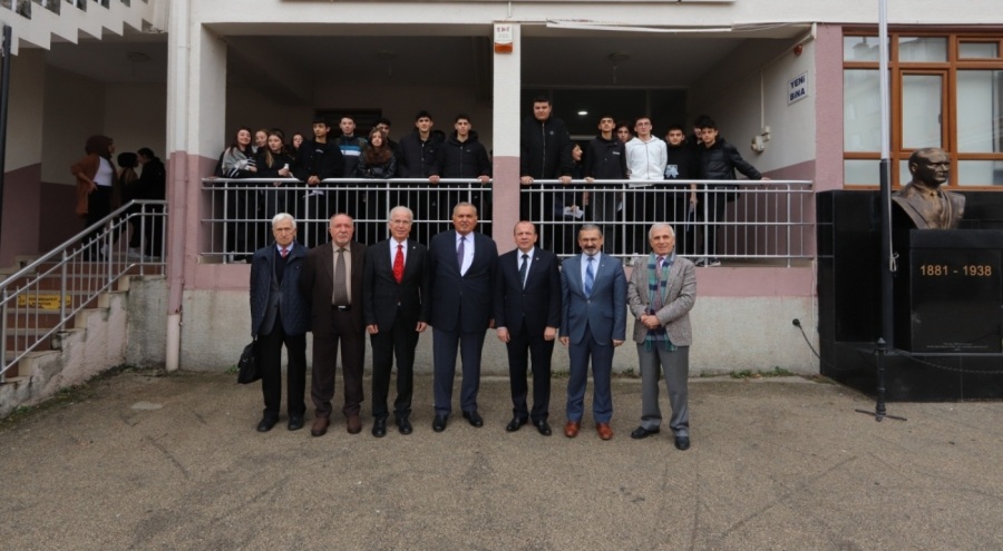Özer Matlı, mezun olduğu okulda gençlerle buluştu