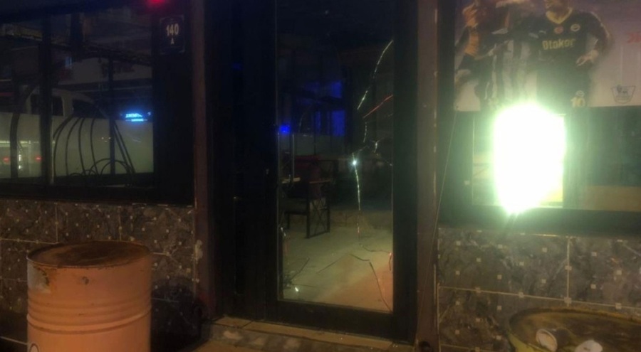 İki kız grubu arasında kavga çıktı, mekan sahibi havaya ateş açtı!