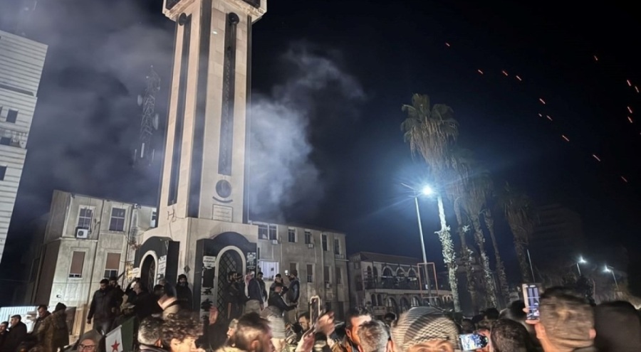 Esad Şam'ı terk etti! Suriye'de rejim çöktü