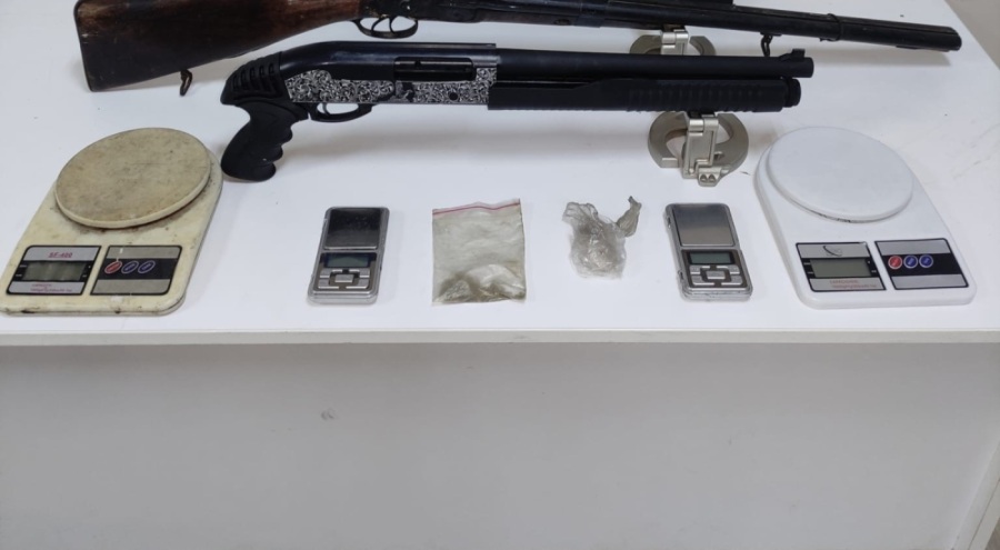Bursa'da uyuşturucu madde ticareti yapmaktan aranan cezaevi firarisi arkadaşlarıyla 3 polisi yaraladı