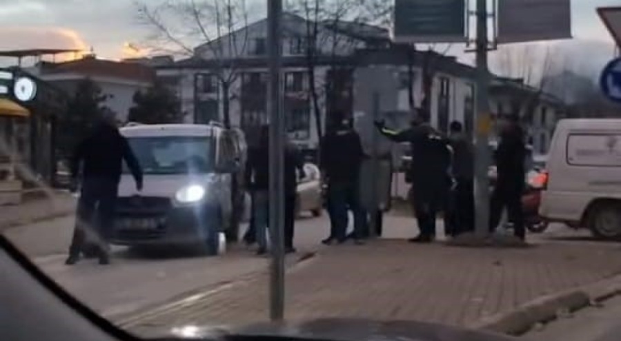 Bursa'da trafik kavgası kamerada