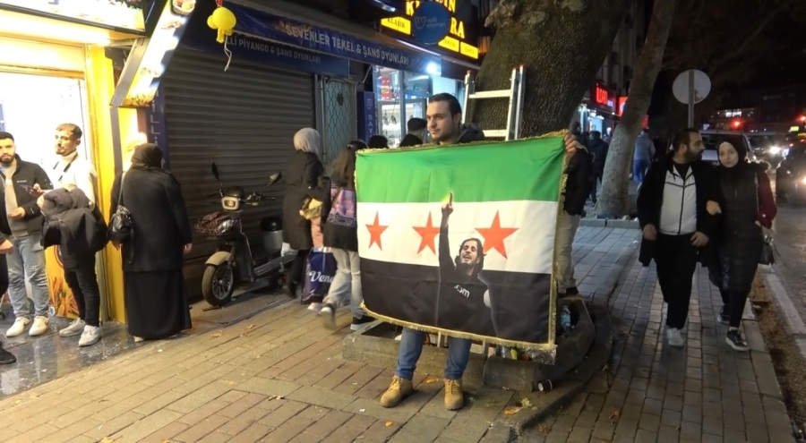Bursa'da Suriyeliler akşam saatlerinde de kutlamaları sürdürdü