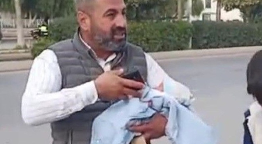 Çöp konteyneri yanında bebek bulundu