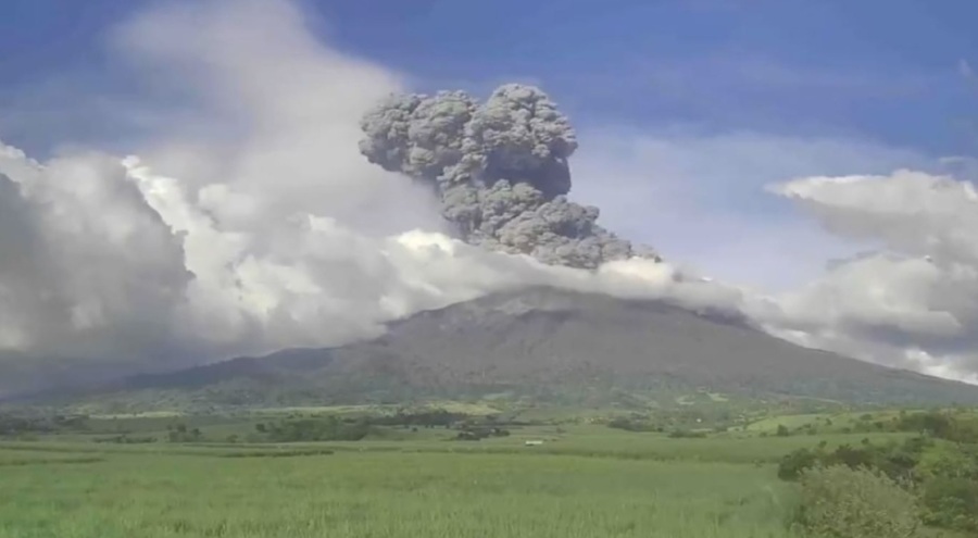 Filipinler'deki Kanlaon Yanardağı'nda patlama