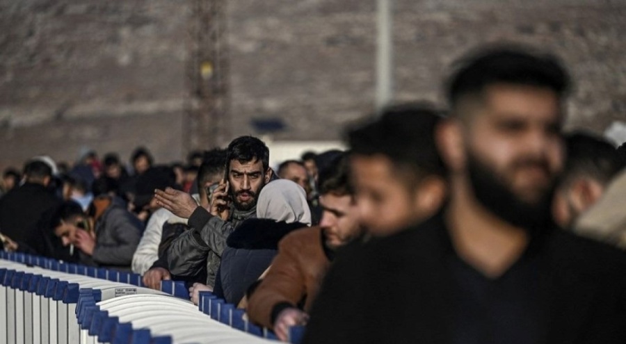 Almanya ve Avusturya Suriyelilerin iltica başvurularını dondurdu