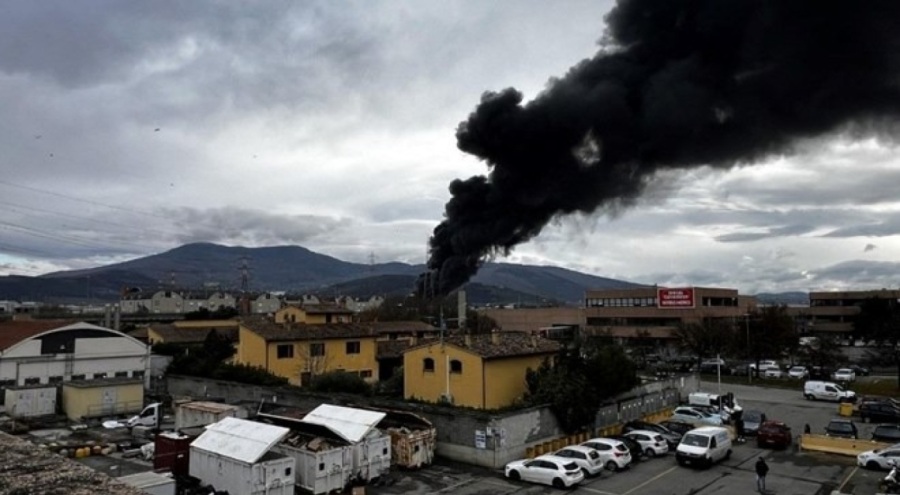 İtalya'da petrol rafinerisi patladı: 5 kişi yaşamını yitirdi
