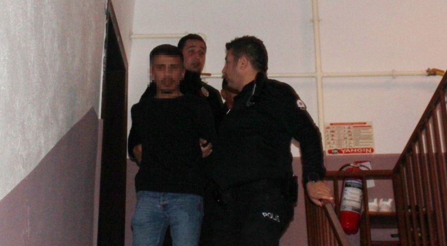 Eşiyle barıştırmak isteyen kayınbiraderini karnından vurdu