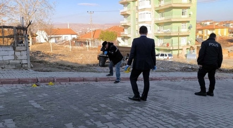 Amcasının oğlu vurup kaçtı