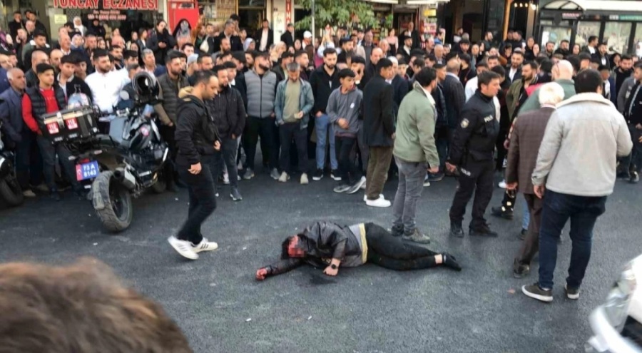 Madde bağımlısı olan şahsı yakınları sokak ortasında dövdü!