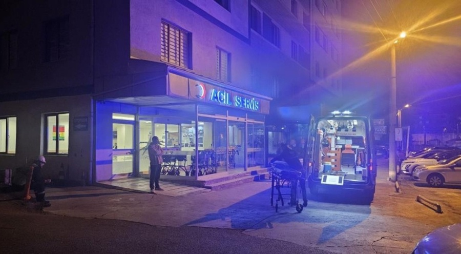 Bıçaklı kavgada kan aktı!