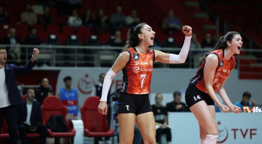 Eczacıbaşı Dynavit, CEV Şampiyonlar Ligi'nde çeyrek finale yükseldi