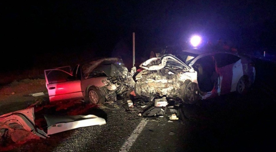 Korkunç kaza! 2 araç kafa kafaya çarpıştı: 4 kişi hayatını kaybetti
