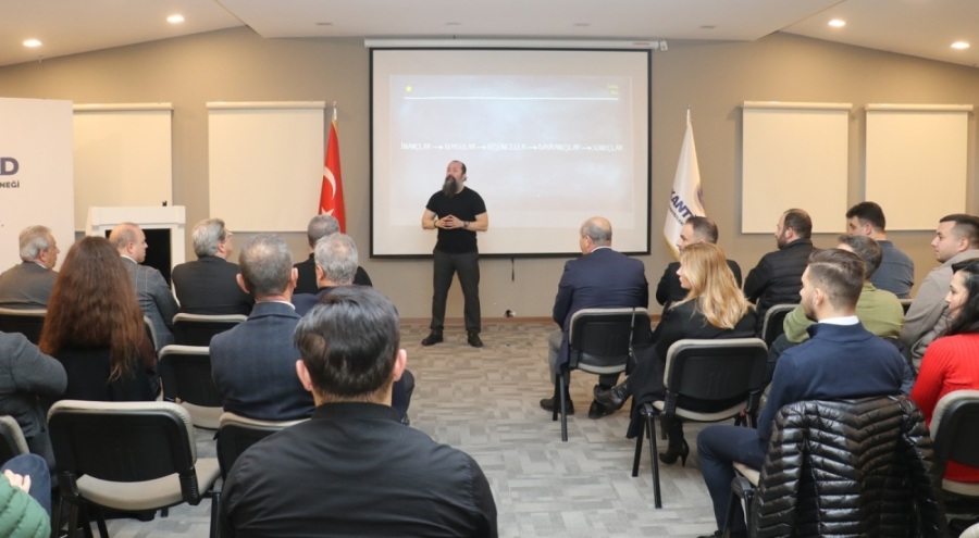 BALKANTÜRKSİAD "Para Nerede?' isimli seminer düzenledi