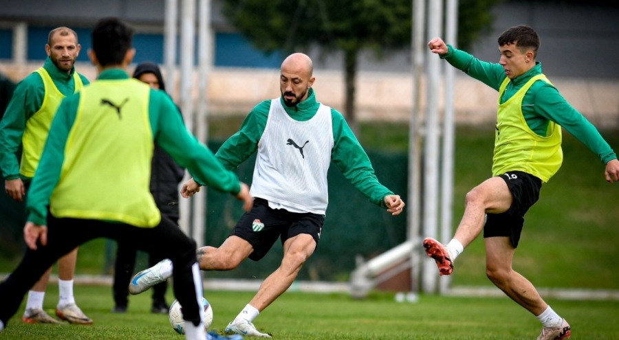 Bursaspor'da Karşıyaka maçı hazırlıkları devam ediyor