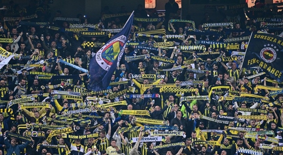 Fenerbahçe tribünlerinden "Ali Koç istifa" tezahüratları