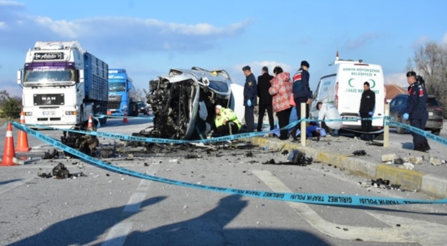 Konya'da feci kaza! 3 kişi can verdi