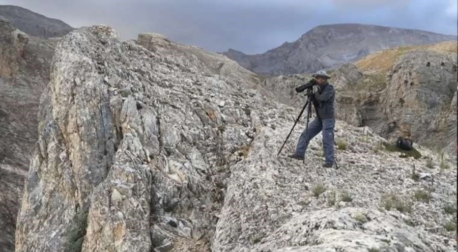 Doğa gezisinde uçurumdan düşerek can verdi