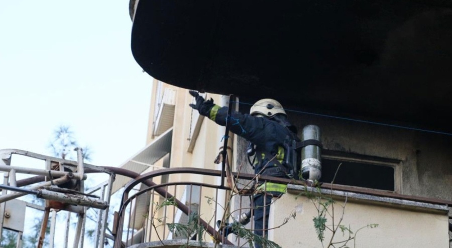 9 katlı binada çıkan yangın paniğe neden oldu