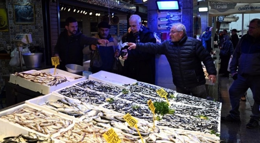 Trabzon'u fırtına vurdu: Hamsi fiyatı uçtu